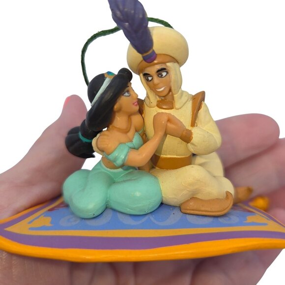 Vintage 1990 Disney Aladdin Magic Carpet Ride 2.5" Enesco Ornament - Picture 3 of 4